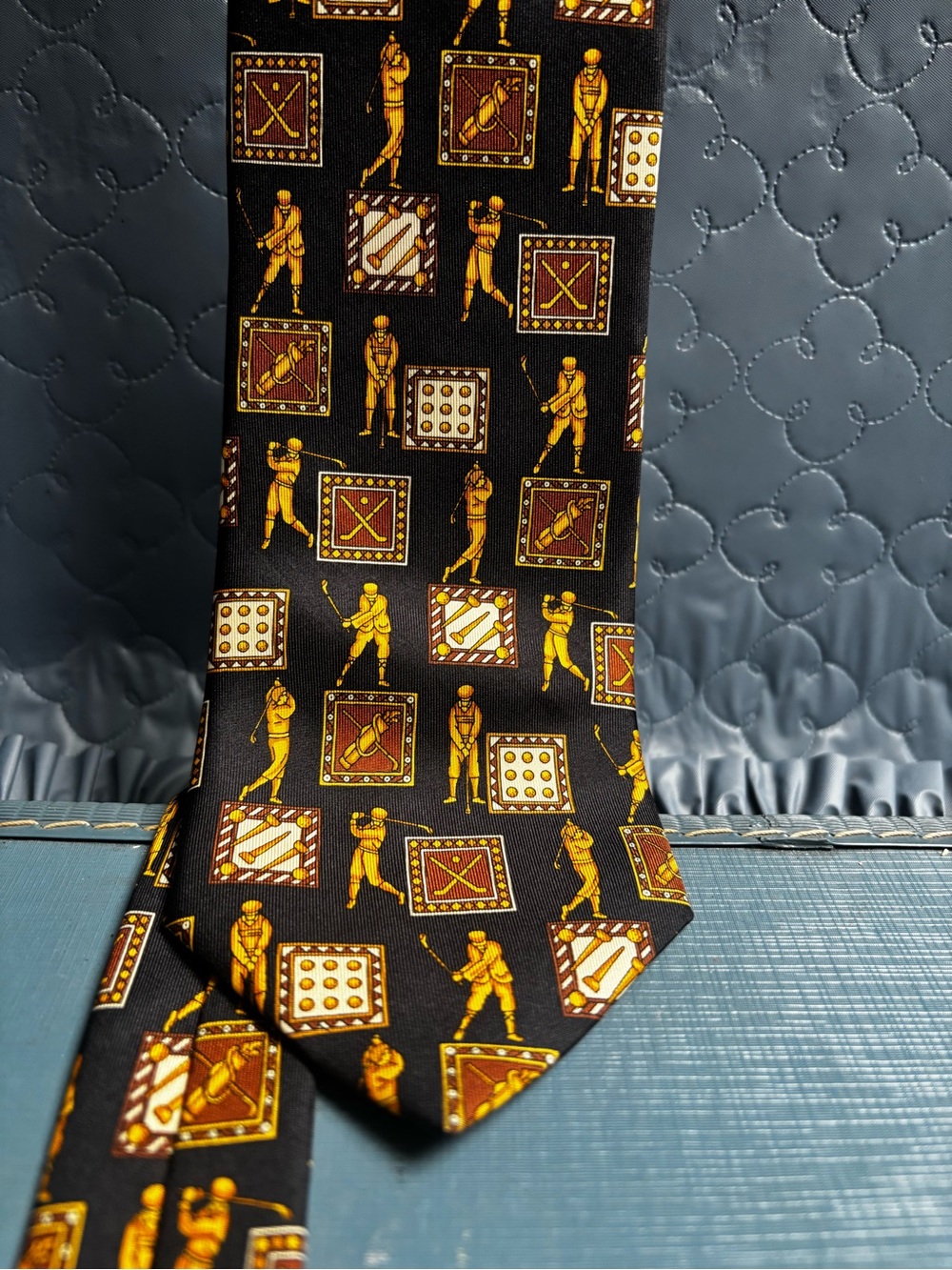 Longchamp Paris VTG golfers silk neck tie